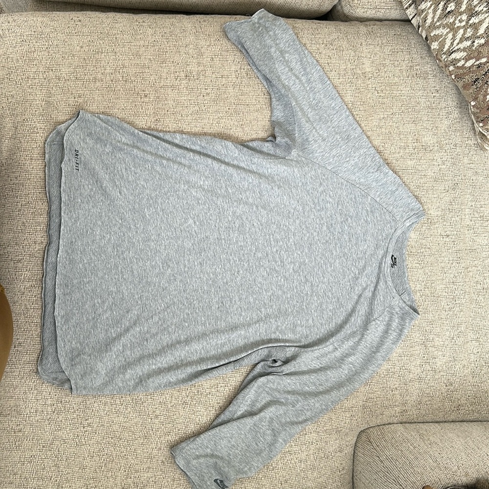 Men’s Large Nike 3/4 sleeve Tshirt.